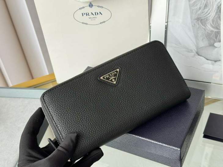 Picture of Prada Wallets _SKUfw197974502fw